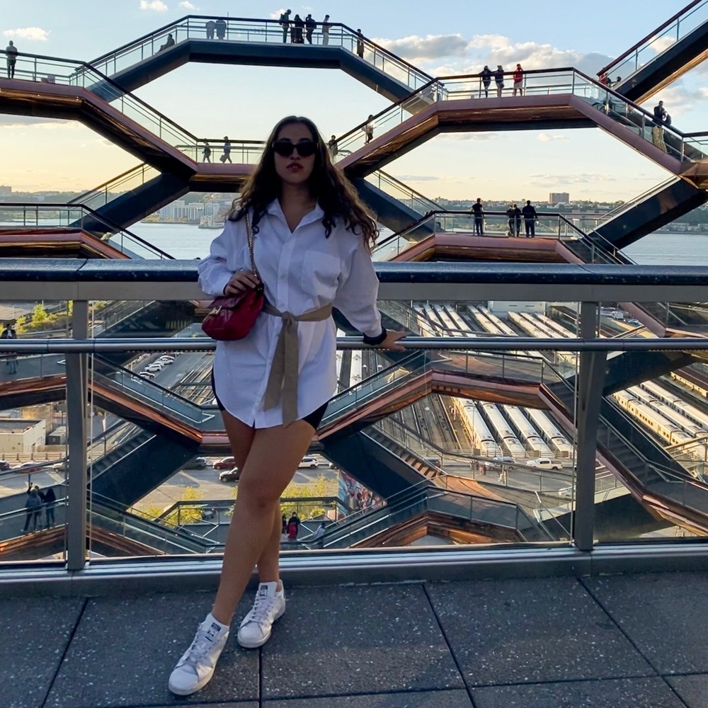 Meet your Posher, Carla